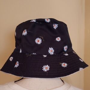 Alice + Olivia Black and White Floral Bucket Hat
